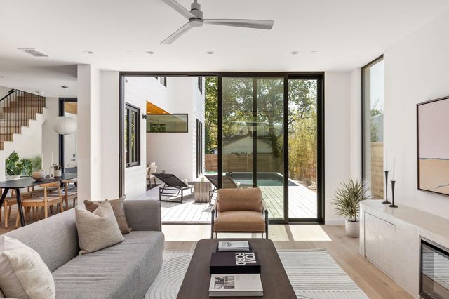303 W Elizabeth ST A, Austin, TX 78704