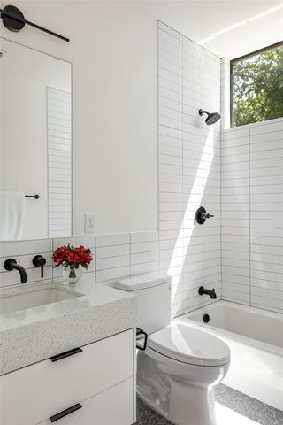 303 W Elizabeth ST A, Austin, TX 78704