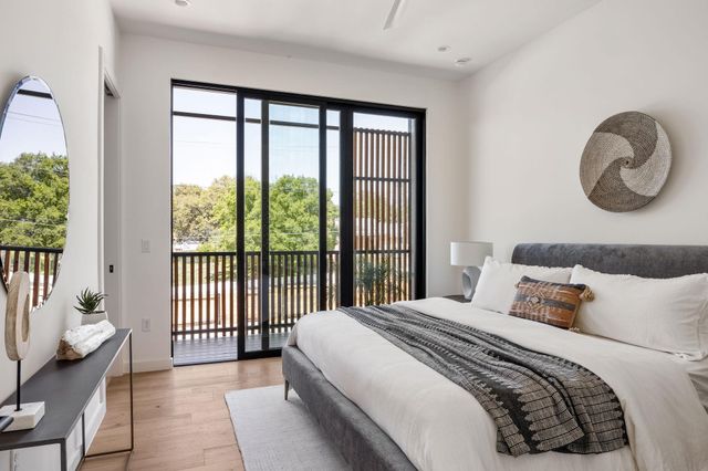 303 W Elizabeth ST A, Austin, TX 78704
