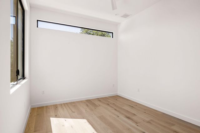 303 W Elizabeth ST A, Austin, TX 78704