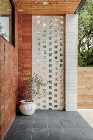 303 W Elizabeth ST A, Austin, TX 78704