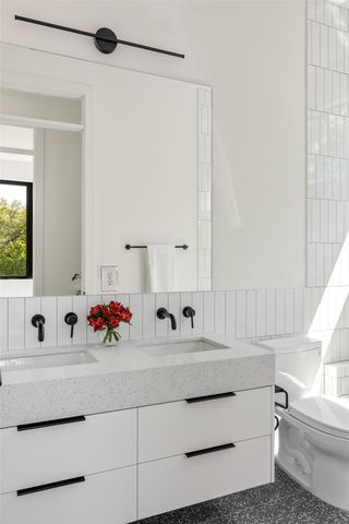303 W Elizabeth ST A, Austin, TX 78704
