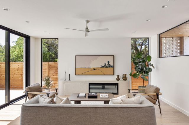 303 W Elizabeth ST A, Austin, TX 78704