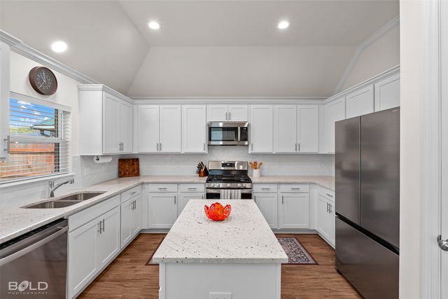 304 Prien Lake Loop, Bossier City, LA 71111
