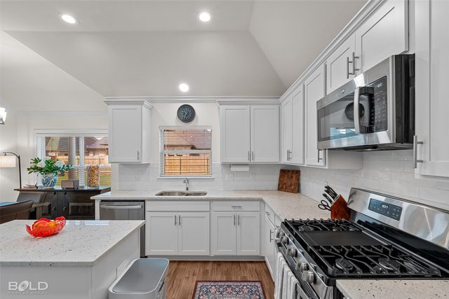 304 Prien Lake Loop, Bossier City, LA 71111