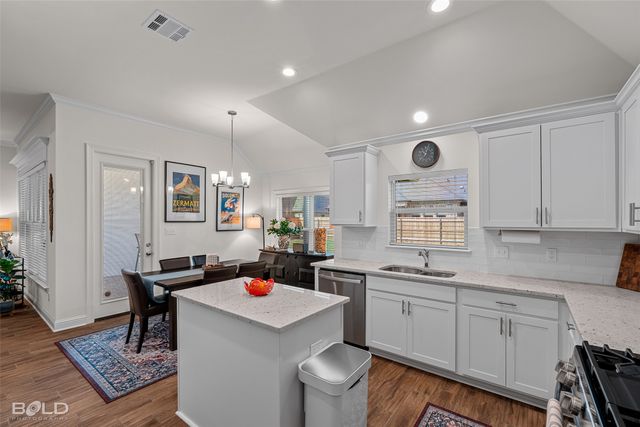 304 Prien Lake Loop, Bossier City, LA 71111