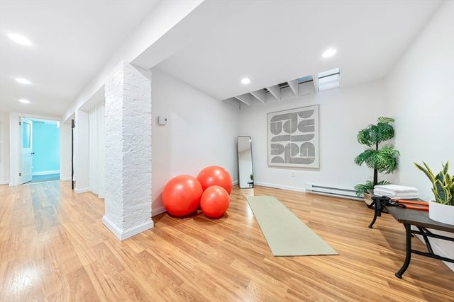 69 Harvey St 3, Cambridge, MA 02141