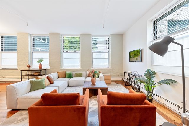 69 Harvey St 3, Cambridge, MA 02141