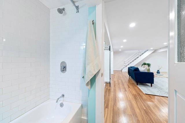 69 Harvey St 3, Cambridge, MA 02141