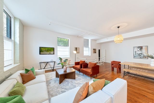 69 Harvey St 3, Cambridge, MA 02141