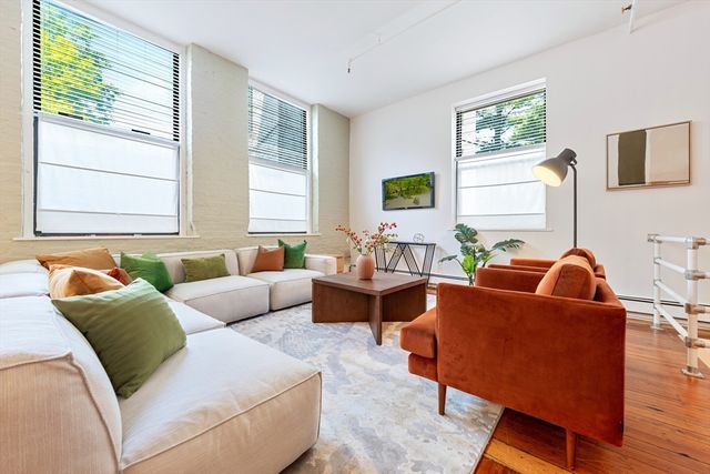 69 Harvey St 3, Cambridge, MA 02141