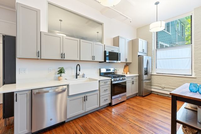 69 Harvey St 3, Cambridge, MA 02141