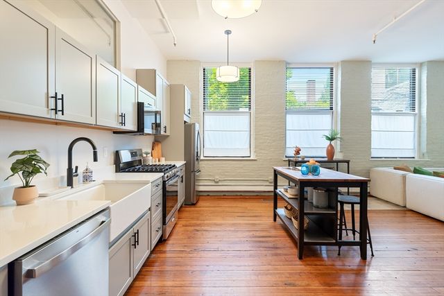 69 Harvey St 3, Cambridge, MA 02141