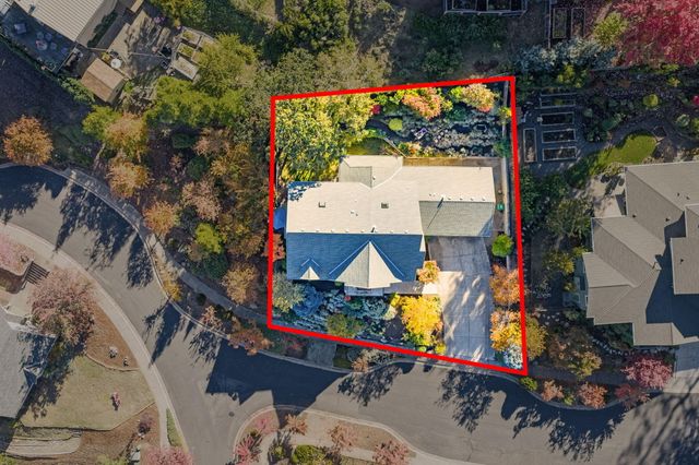 500 Lakota Way, Ashland, OR 97520