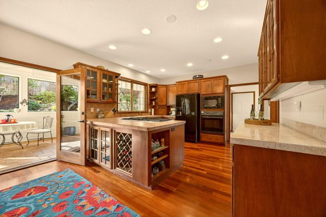 500 Lakota Way, Ashland, OR 97520