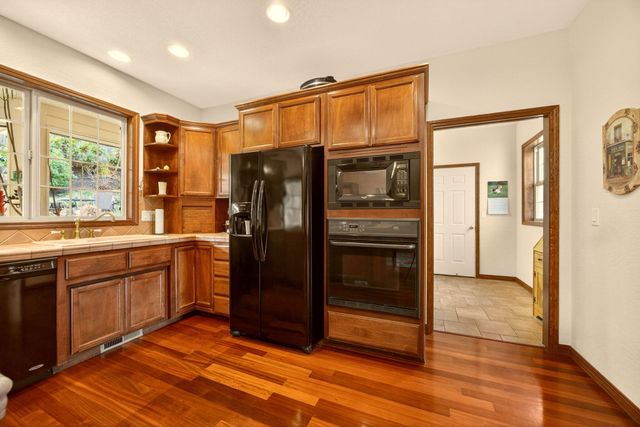 500 Lakota Way, Ashland, OR 97520