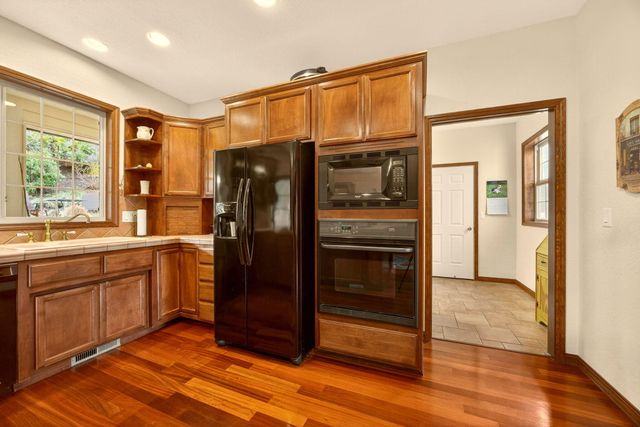 500 Lakota Way, Ashland, OR 97520