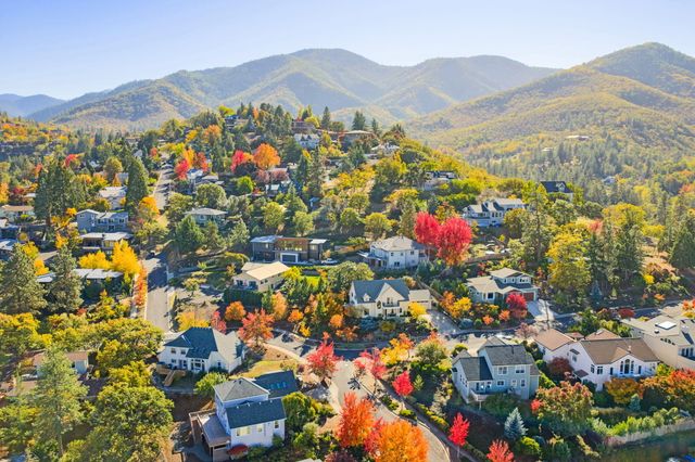 500 Lakota Way, Ashland, OR 97520