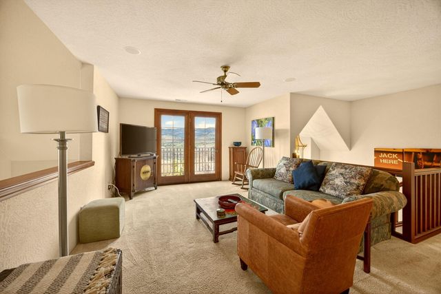 500 Lakota Way, Ashland, OR 97520