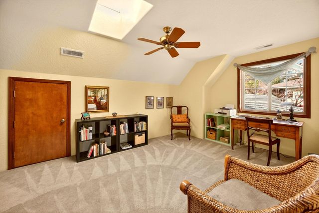 500 Lakota Way, Ashland, OR 97520