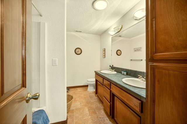 500 Lakota Way, Ashland, OR 97520