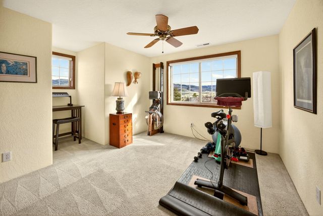 500 Lakota Way, Ashland, OR 97520