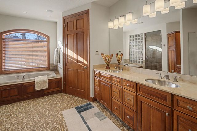 14250 Trace Ridge Road, Wayzata, MN 55391