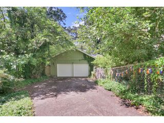 1340 SPYGLASS Dr, Eugene, OR 97401