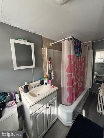 12 CHURCH ST, Mount Holly, NJ 08060