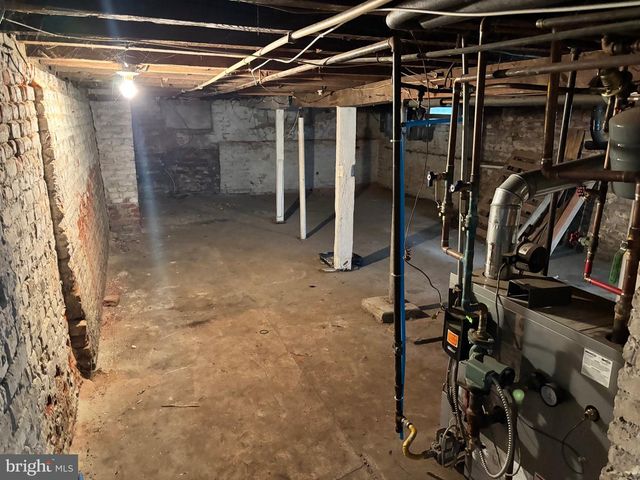 12 CHURCH ST, Mount Holly, NJ 08060