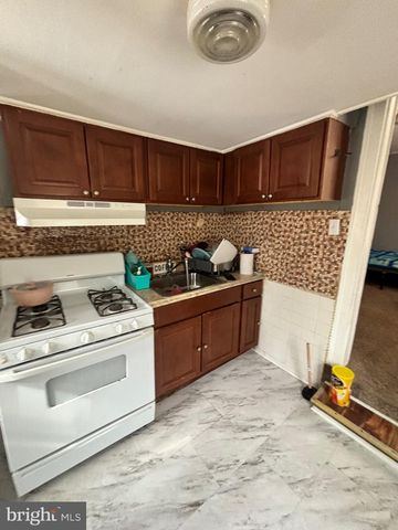 12 CHURCH ST, Mount Holly, NJ 08060