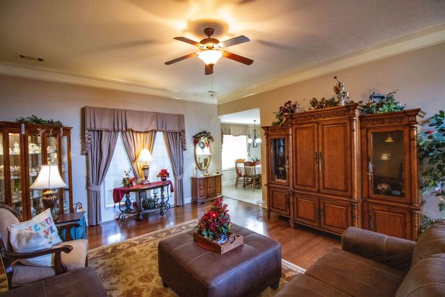 15 WALTER KEE DR, Medina, TN 38355