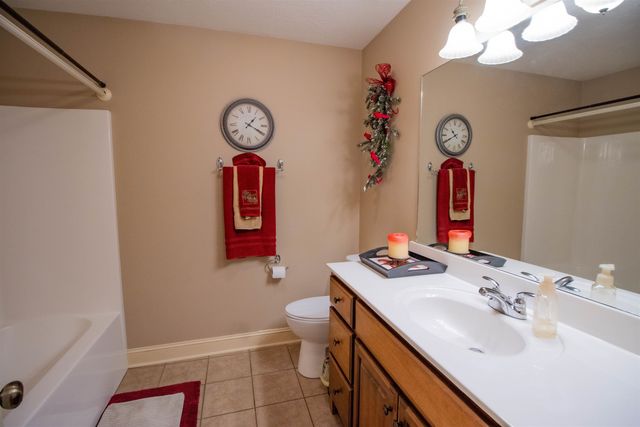 15 WALTER KEE DR, Medina, TN 38355