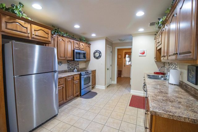 15 WALTER KEE DR, Medina, TN 38355