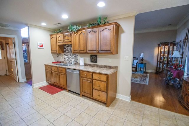 15 WALTER KEE DR, Medina, TN 38355