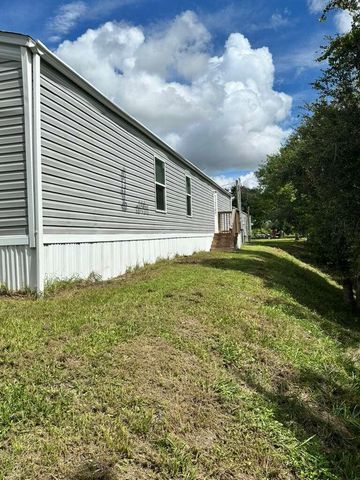 5945 SE 95th Trail Trail, Okeechobee, FL 34974