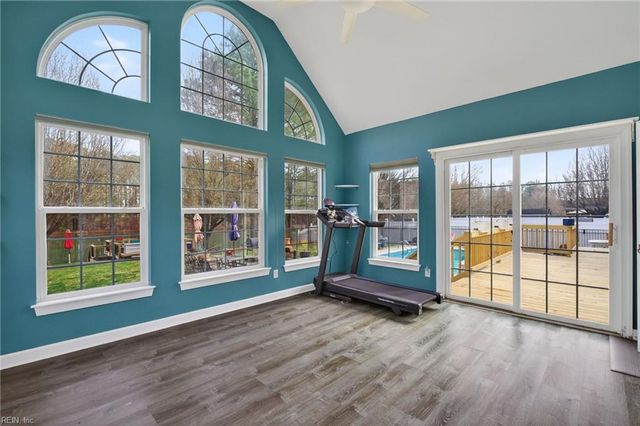 1327 Laurel Ridge LN, Chesapeake, VA 23322