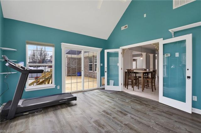 1327 Laurel Ridge LN, Chesapeake, VA 23322