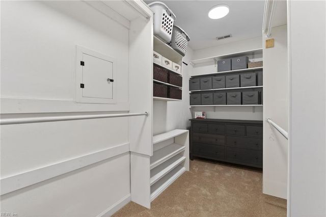 1327 Laurel Ridge LN, Chesapeake, VA 23322