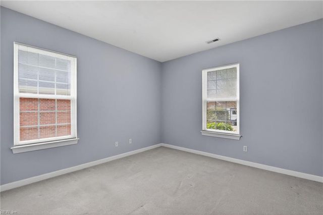 1327 Laurel Ridge LN, Chesapeake, VA 23322