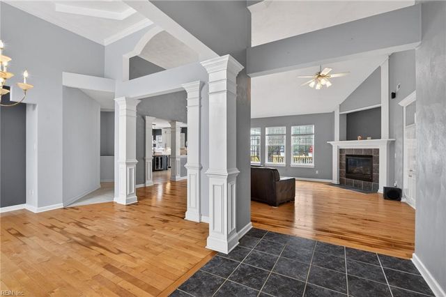 1327 Laurel Ridge LN, Chesapeake, VA 23322