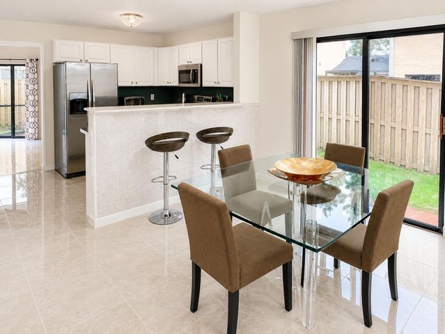 1710 Shoreside Circle, Wellington, FL 33414