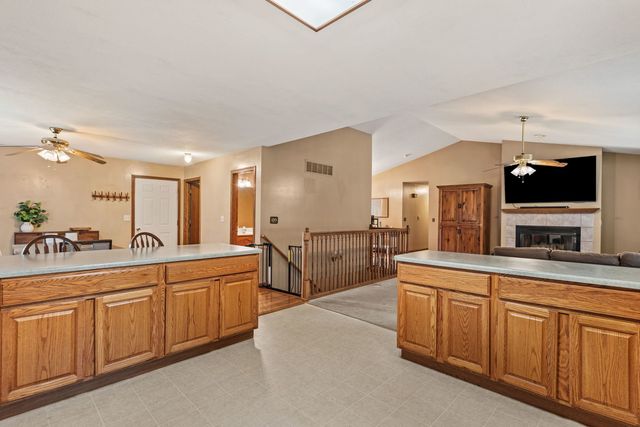 220 Benton Street, Le Claire, IA 52753