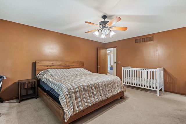 220 Benton Street, Le Claire, IA 52753