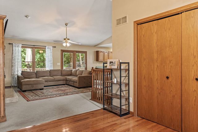 220 Benton Street, Le Claire, IA 52753