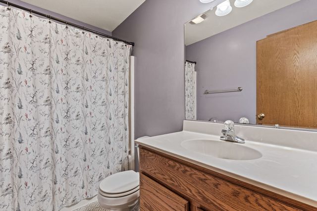 220 Benton Street, Le Claire, IA 52753