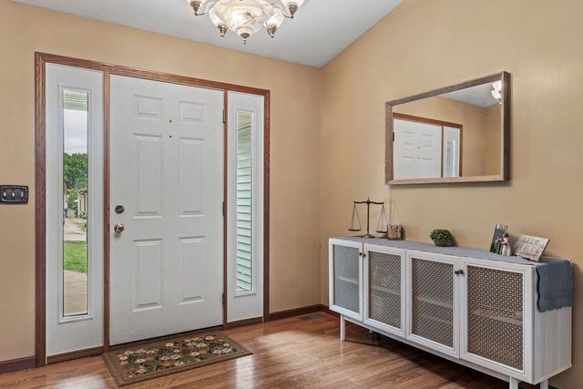 220 Benton Street, Le Claire, IA 52753