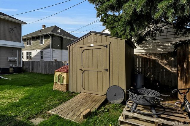 73 Columbia Parkway, West Seneca, NY 14224