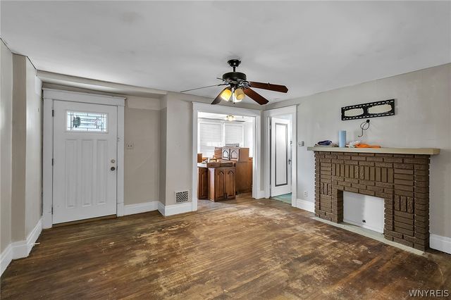 73 Columbia Parkway, West Seneca, NY 14224