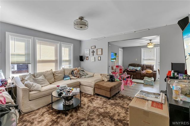 73 Columbia Parkway, West Seneca, NY 14224